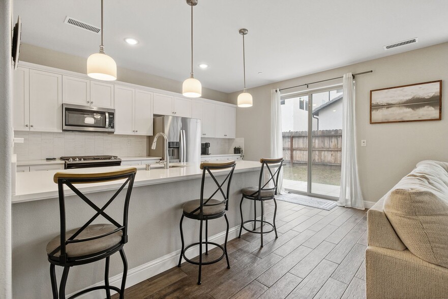 Building Photo - 6212 E Bibi Dr