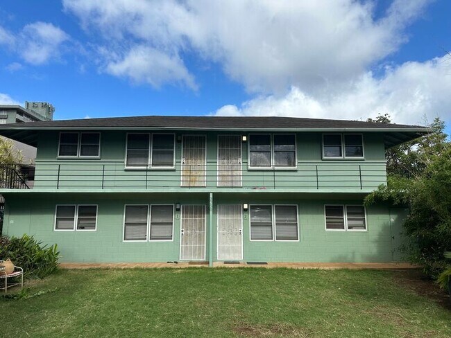 Building Photo - 2750 Kahoaloha Ln