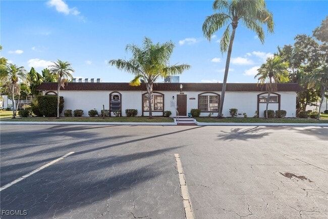 Building Photo - 2828 Jackson St