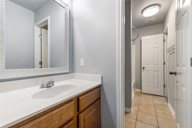 Building Photo - 4417 Bandice Ln