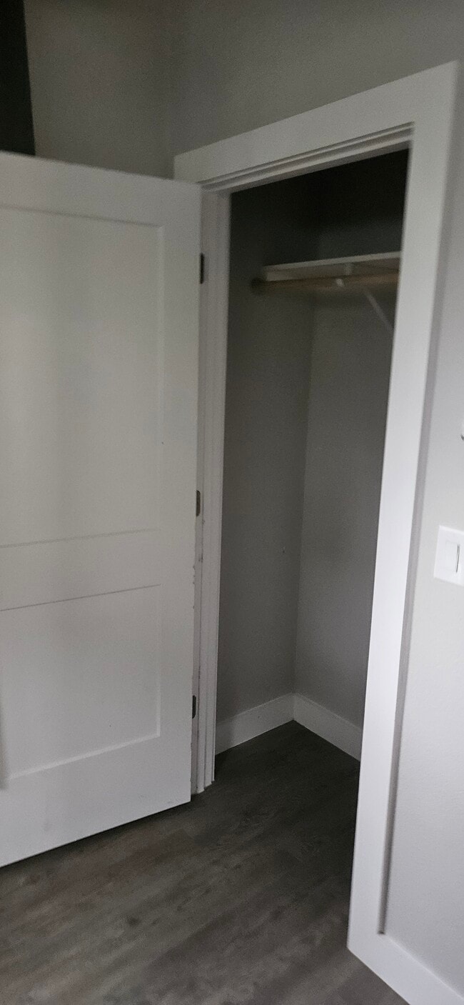 Building Photo - 3014 E 16th St