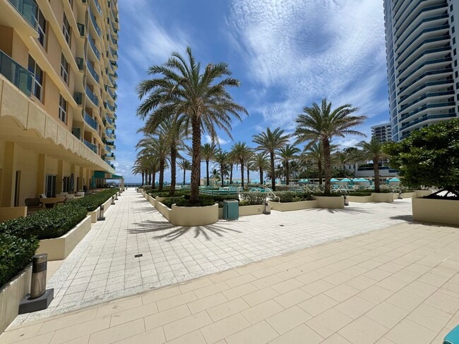 Building Photo - 2501 S Ocean Dr