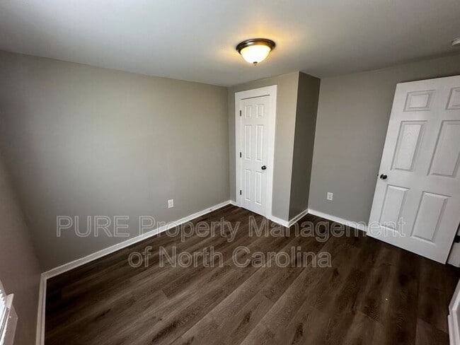 Building Photo - 204 Bookington Dr