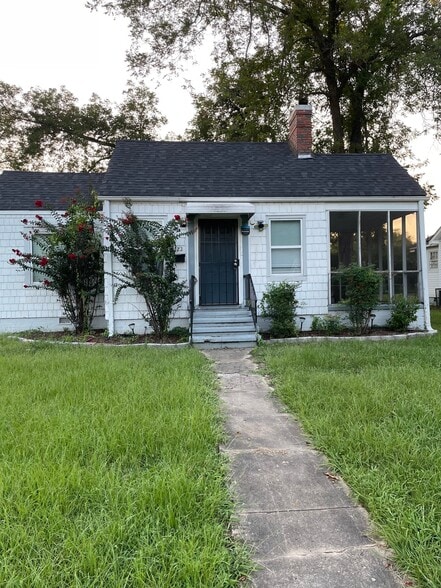 Building Photo - 3122 Avenue G