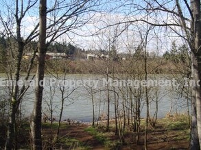 Building Photo - Riverfront 2+ bedroom/ 2 full bath manufactured home