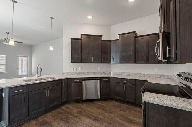 Building Photo - 9102 Eagle Trce Dr SE