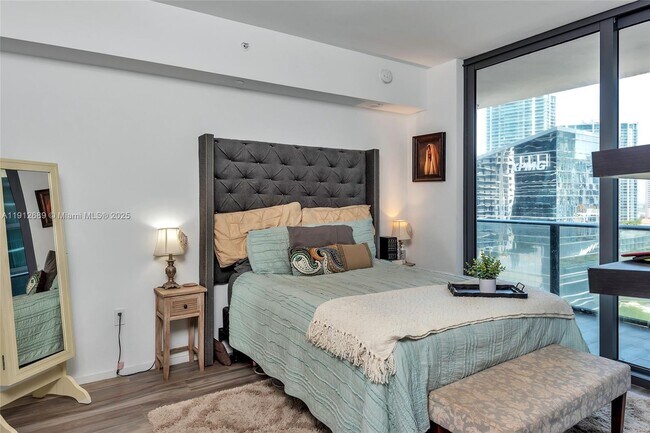 Building Photo - 801 S Miami Ave