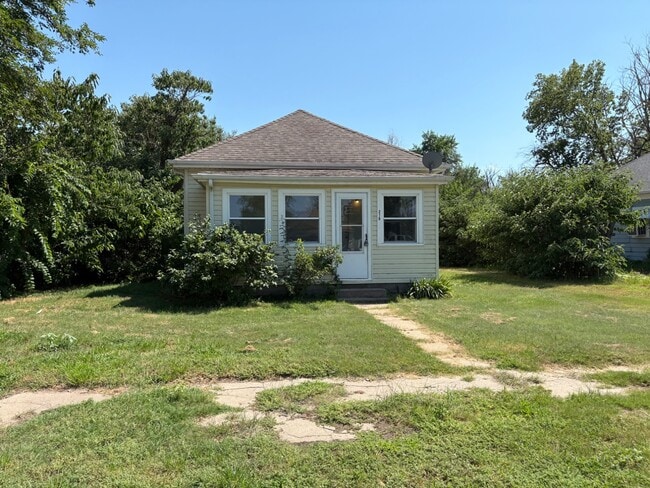 Building Photo - 219 E Campbell St