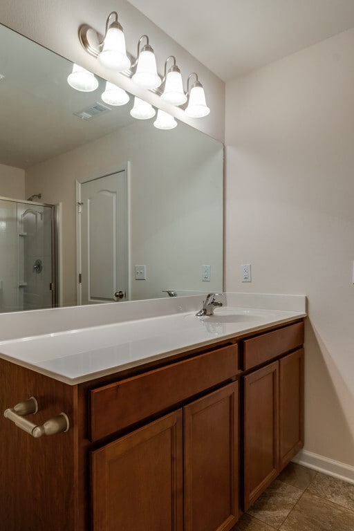 Building Photo - 4 BR/2.5 BA Home - A Rare Rental Between C...