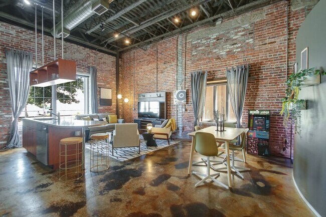 Building Photo - 1050 Hendricks Ave