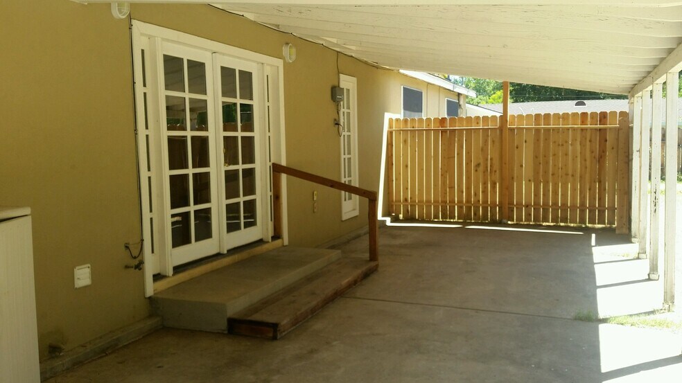 Building Photo - 8762 Kurts Ct