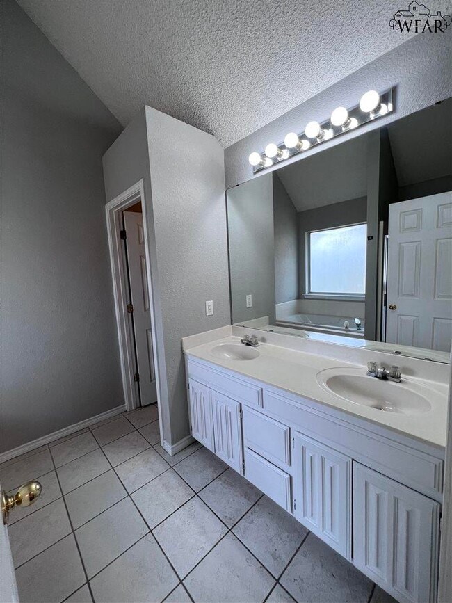 Building Photo - 5316 Pebblestone Dr