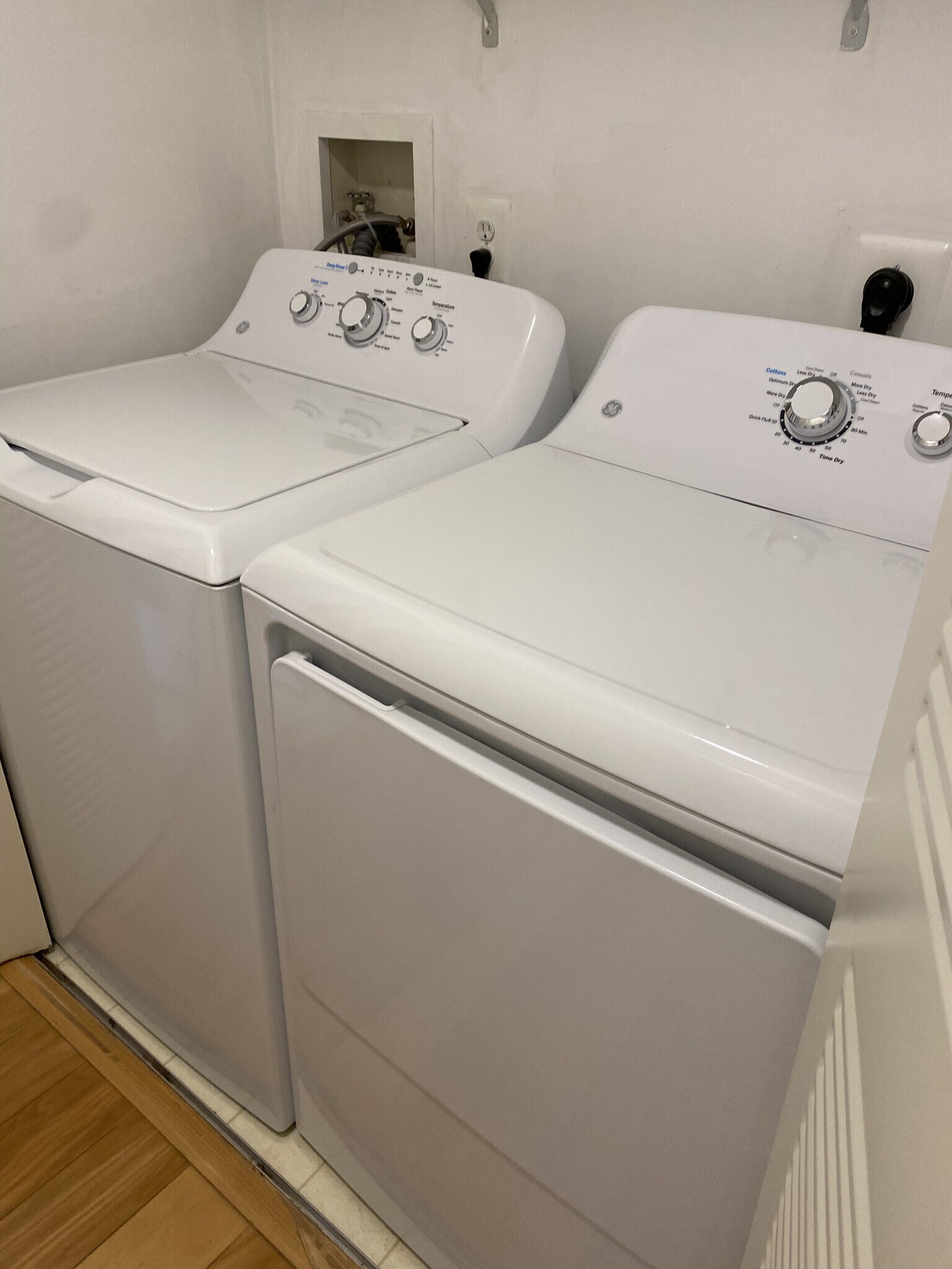 Building Photo - 1702 Ascot Way