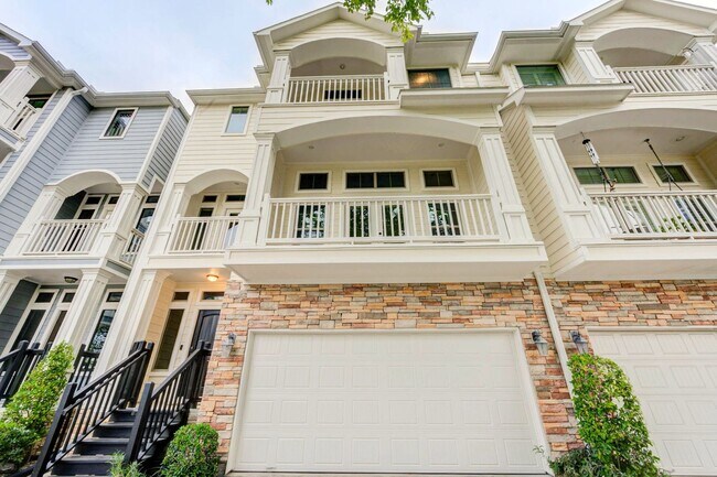 Building Photo - Welcome to this stunning 3-bedroom, 3.5-ba...