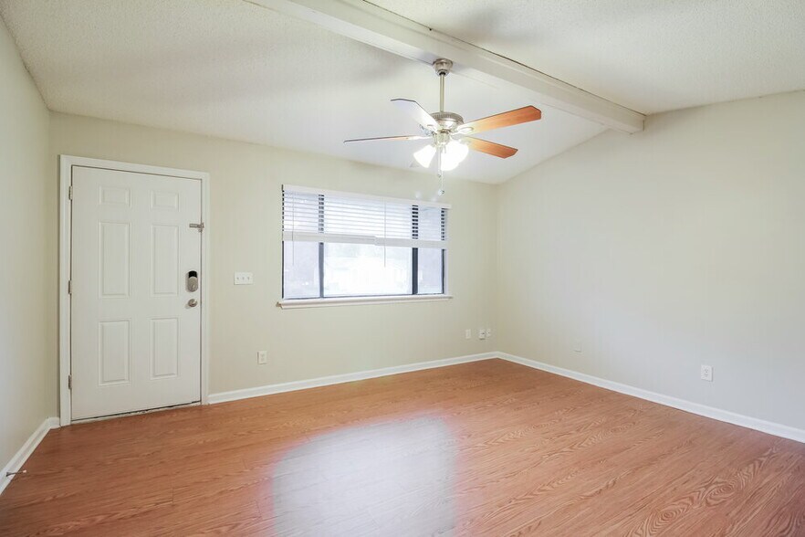 Building Photo - 8442 Finwood Ave