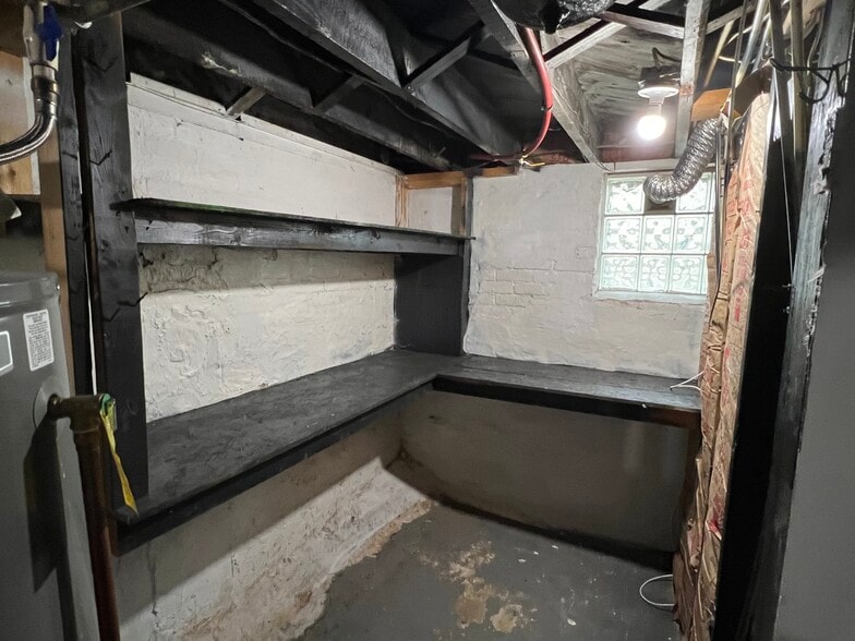 Building Photo - 2088 W 101st St