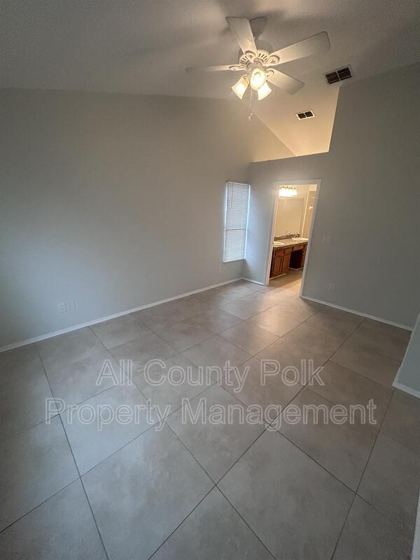 Building Photo - 1066 Sunshine Way