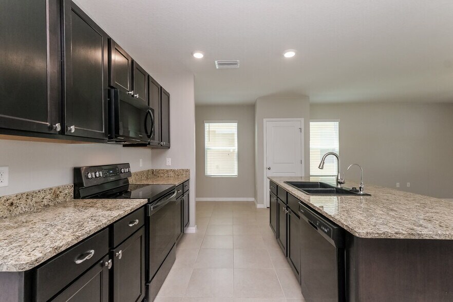 Building Photo - 10988 Carlton Fields Dr