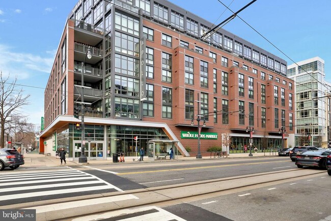 Building Photo - 513 12th St NE