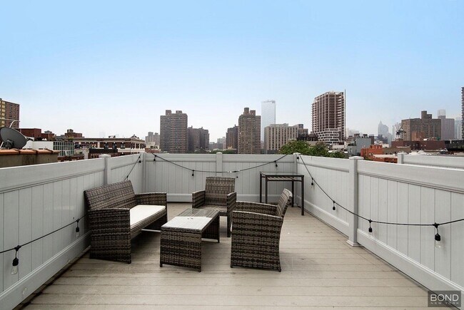 Primary Photo - 309 E 8th St