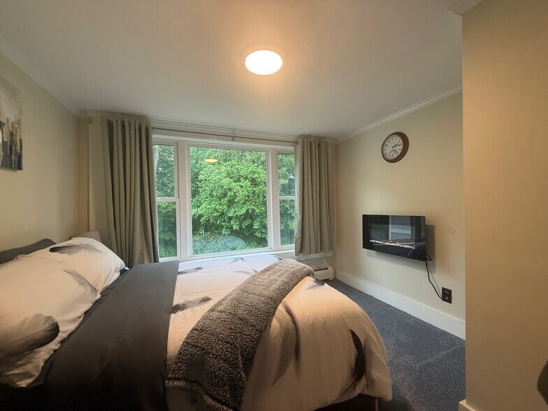 Building Photo - 51 Front St