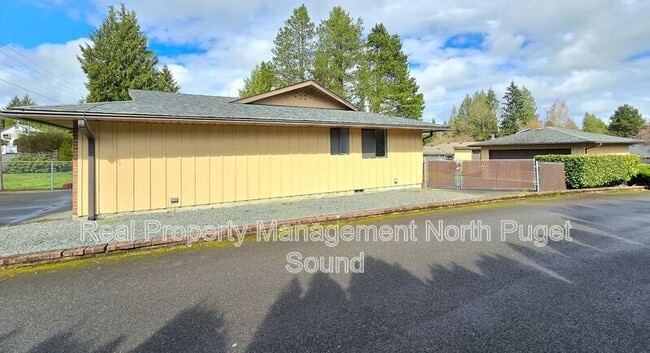 Building Photo - 2403 117th Ave NE
