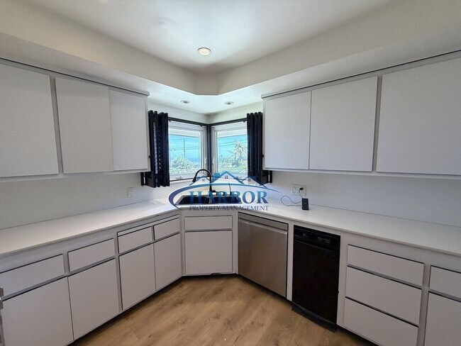 Building Photo - 2315 Sparta Dr