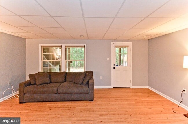 Building Photo - 9505 Baroness Ct