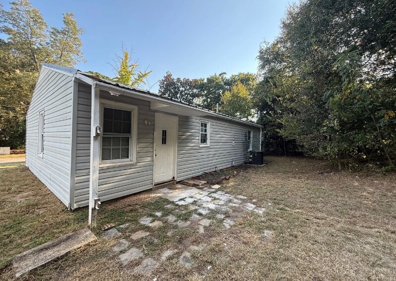 Building Photo - 3521 Dundale Rd