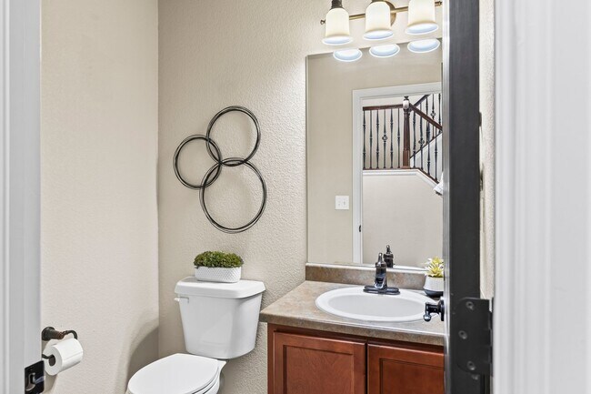 Building Photo - Wonderful Home