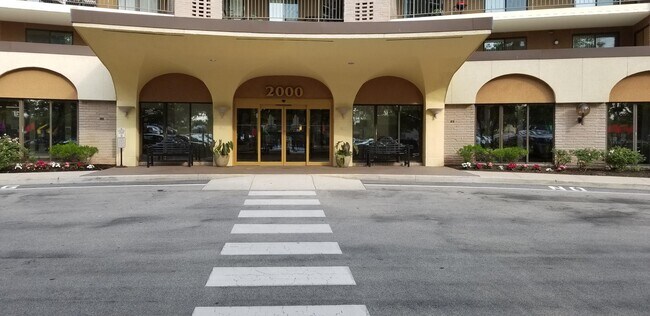 Building Photo - 20722 Valley Forge Cir