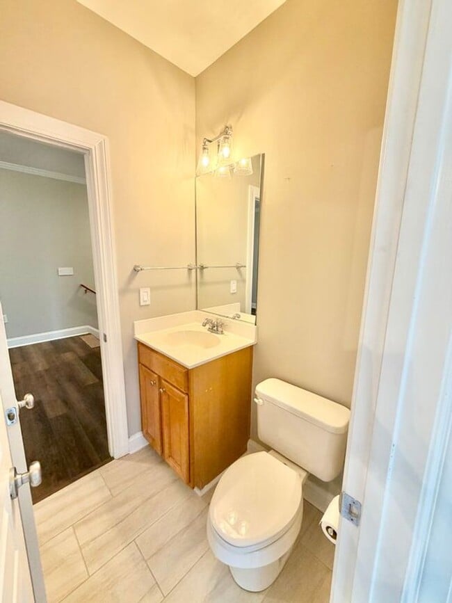 Building Photo - Comfort & Convenience: 3BR End-Unit Townhome in Pooler