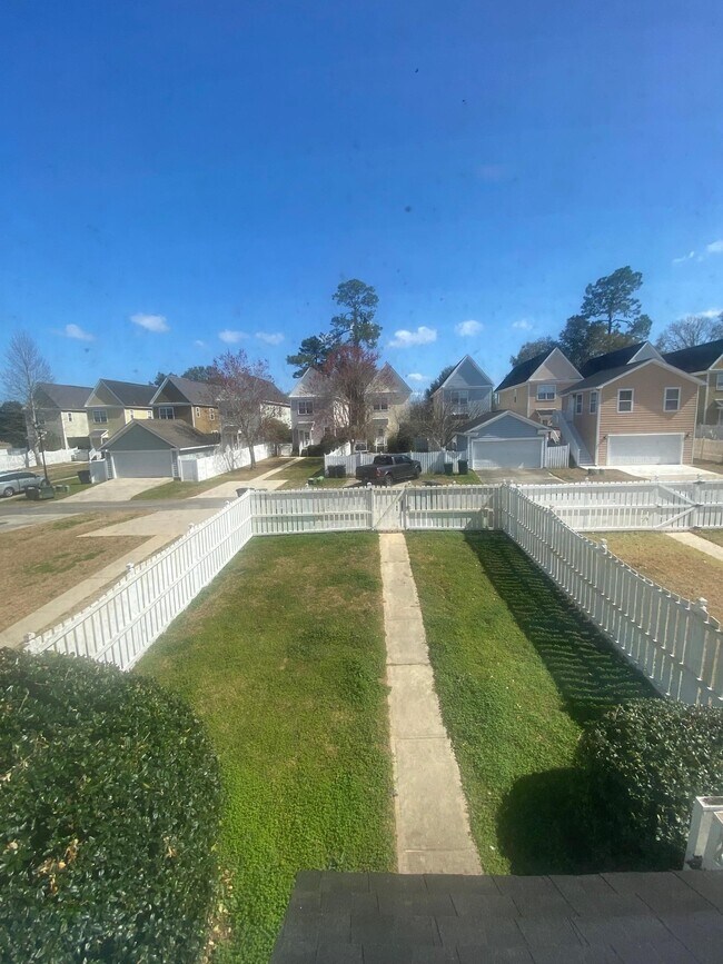 Building Photo - 3673 Longfellow Rd