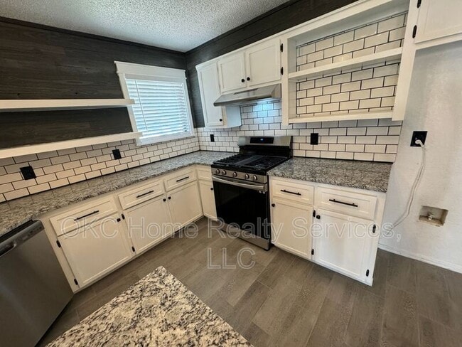 Building Photo - 2501 Kathy Ct