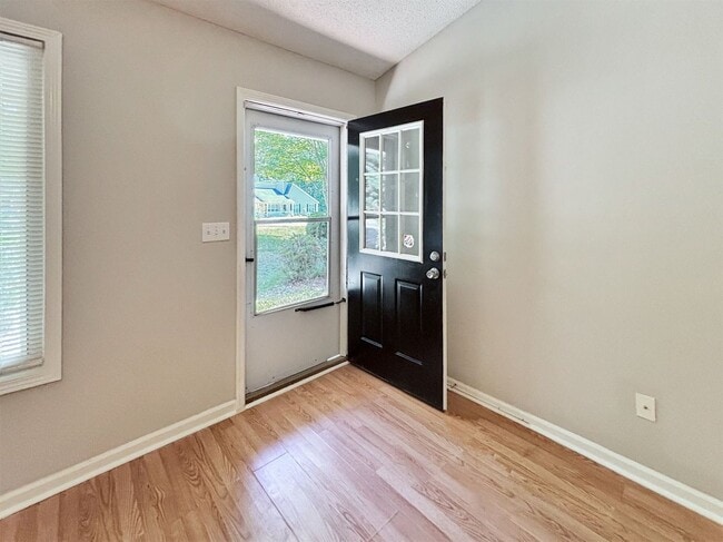 Building Photo - 1497 Chaseway Cir