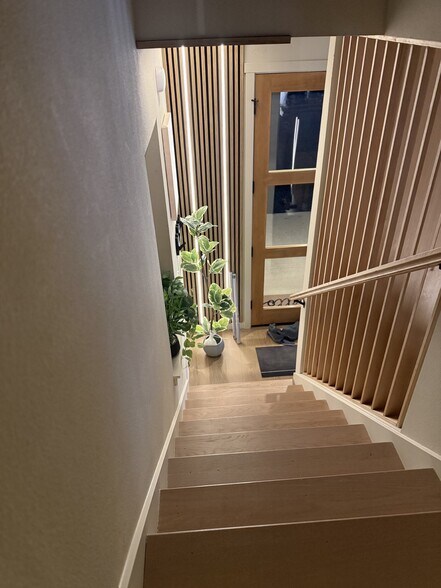Stairs Modern Entryway - 4836 NE 9th Ave