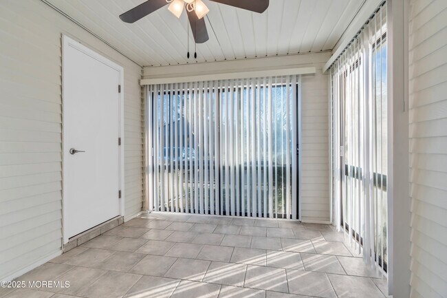 Building Photo - 218 Medford Ct