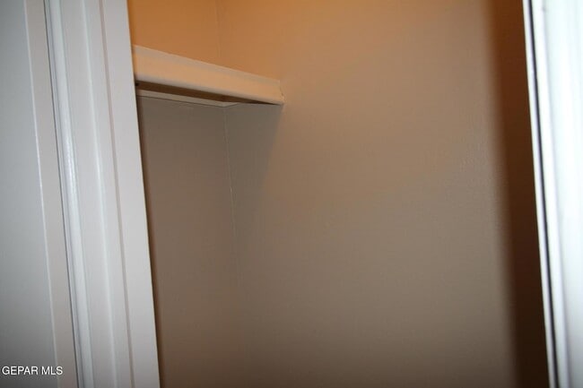 Building Photo - 10711 Ivanhoe Dr