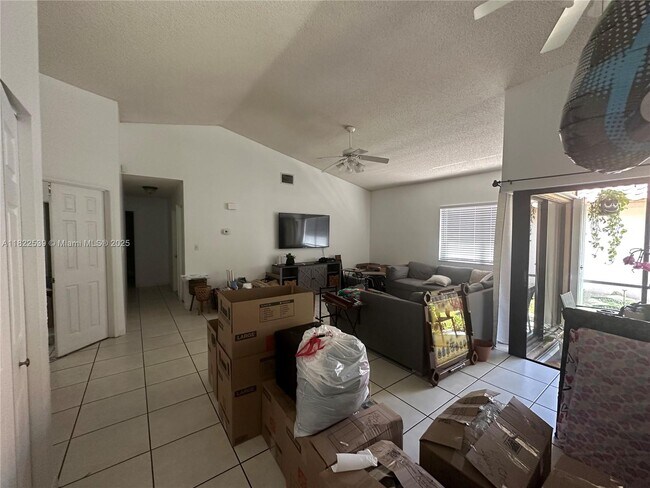 Building Photo - 15043 Brighton Ln