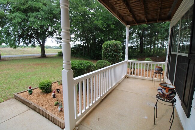 Building Photo - 1425 Mayfield Dr