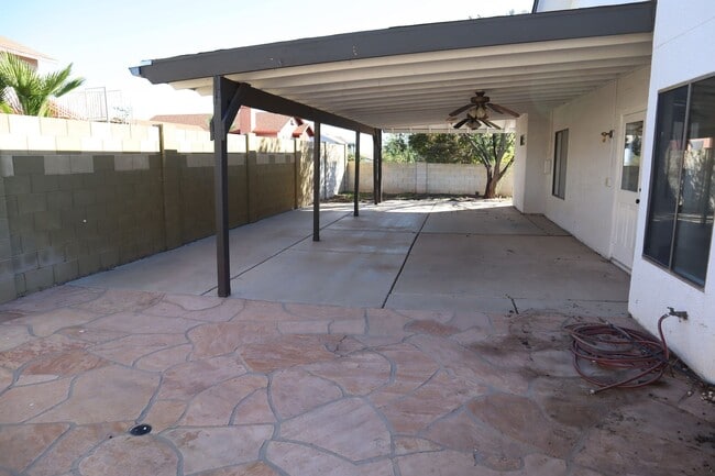 Building Photo - A Home You Have To See To Believe!!!