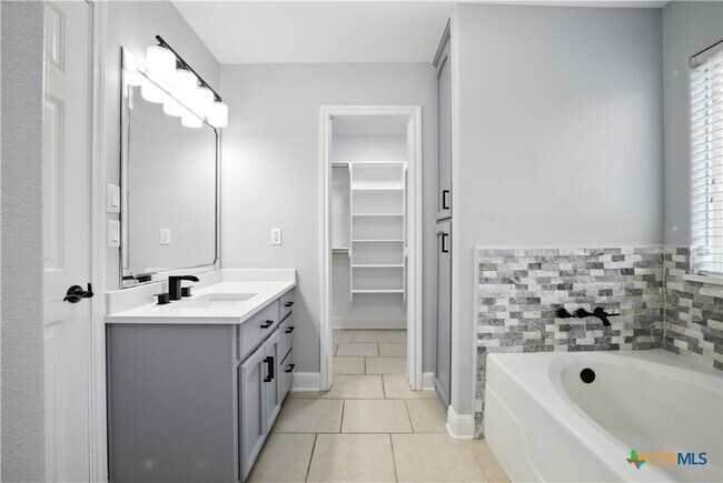 Building Photo - 4005 Midway Dr