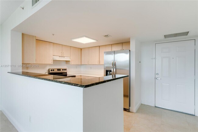 Building Photo - 3000 Coral Wy
