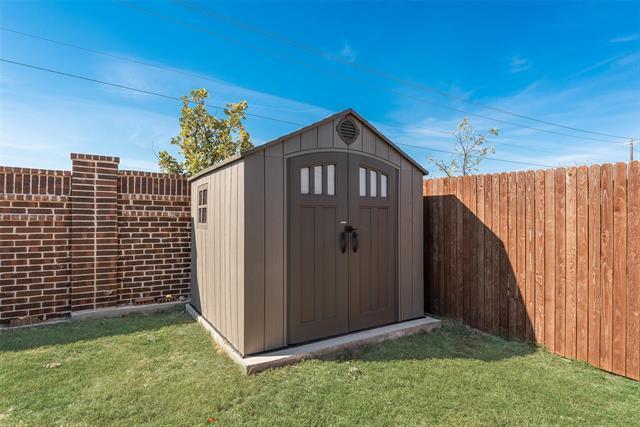 Building Photo - 11057 Rockchapel Dr