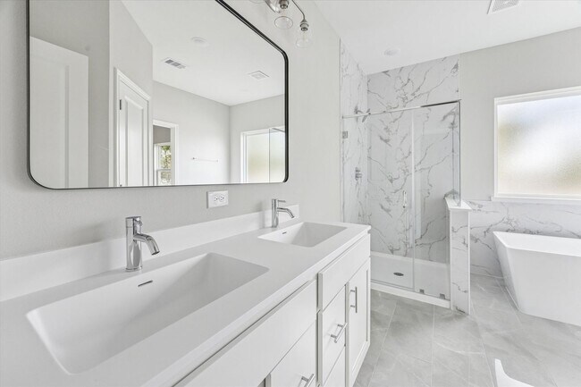 Building Photo - Brand New Construction Clark Meadows