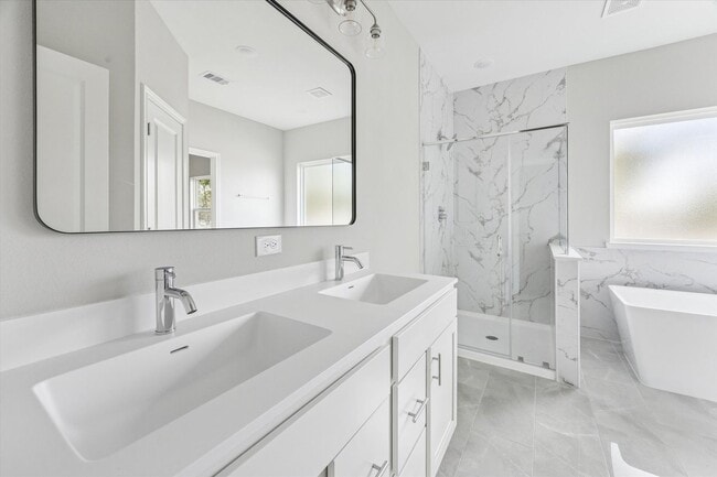 Building Photo - New Listing! Beautiful 3 Bed, 2.5 Bath Home