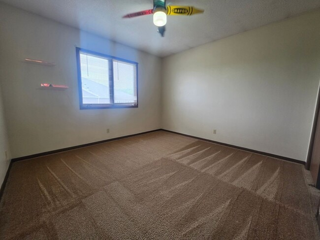 Building Photo - 1008 Bridgit Ct SE