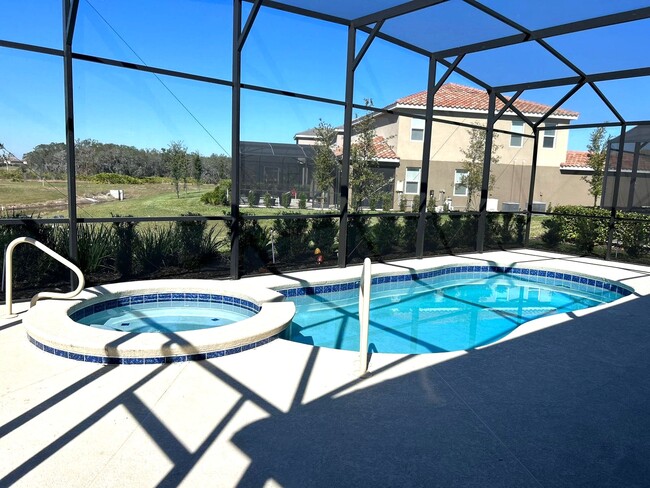 Building Photo - 7604 Oakmoss Loop