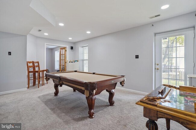 Building Photo - 4957 Breeze Way