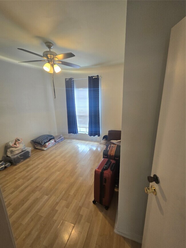 Building Photo - 6500 Harbor Town Dr